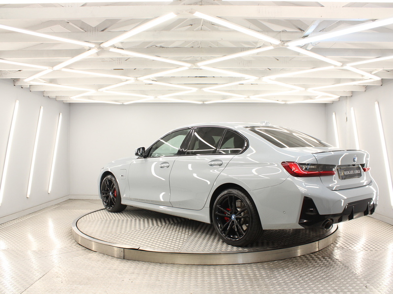 BMW 3 Series 2.0 330e 12kWh M Sport Saloon 4dr Petrol Plug-in Hybrid Auto Euro 6 (s/s) (292 ps) - U14049