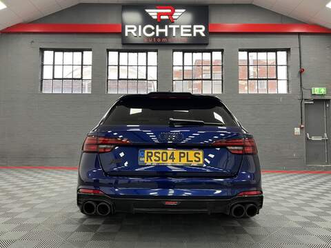 Audi RS4 Avant TFSI V6 - U208