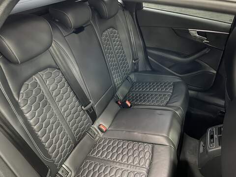 Audi RS4 Avant TFSI V6 - U208