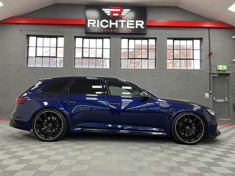 Audi RS4 Avant TFSI V6 - U208