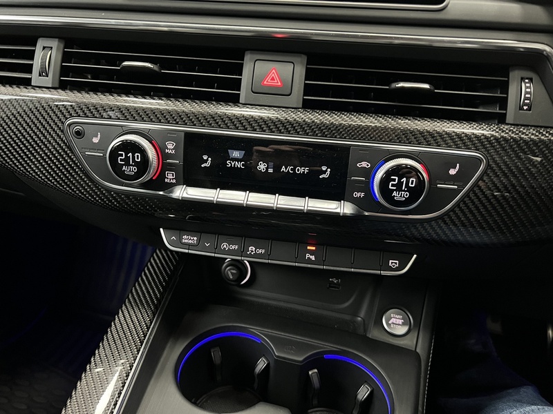 Audi RS4 Avant TFSI V6 - U208