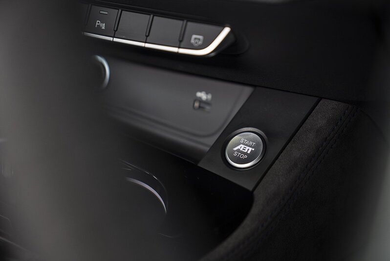 Audi RS4 Avant TFSI V6 Nogaro Edition - U217