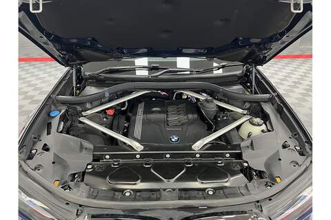 BMW X7 40i MHT M Sport - U258