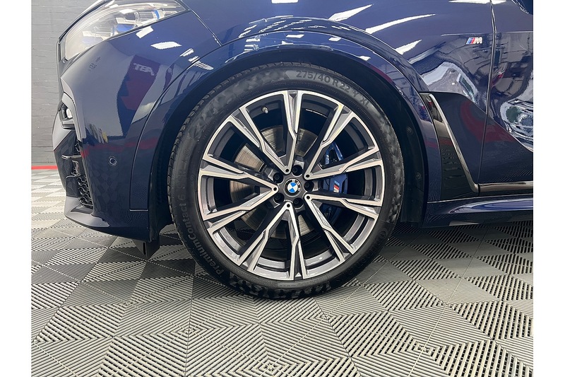 BMW X7 40i MHT M Sport - U258