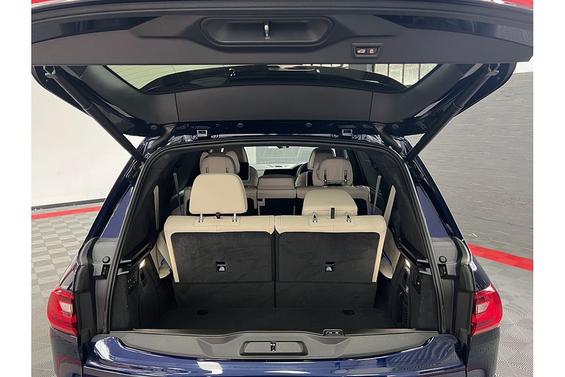 BMW X7 40i MHT M Sport - U258