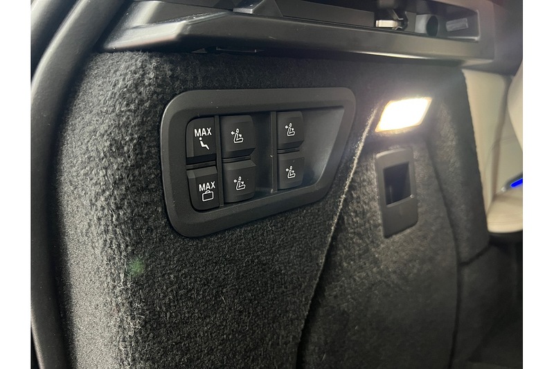 BMW X7 40i MHT M Sport - U258