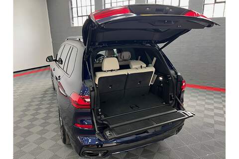 BMW X7 40i MHT M Sport - U258