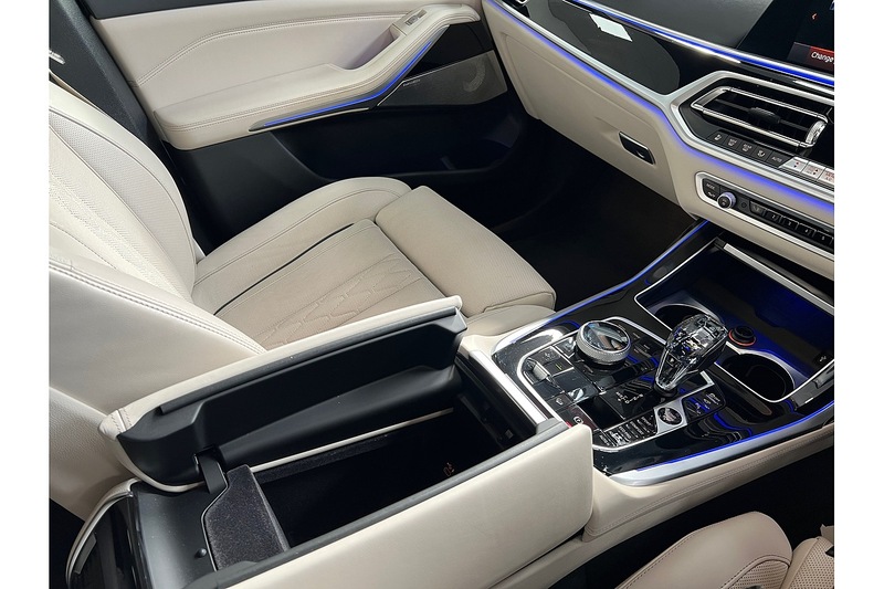 BMW X7 40i MHT M Sport - U258