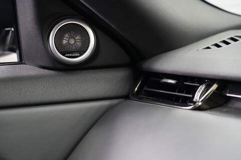 Land Rover Range Rover Evoque P300e R-Dynamic HSE - U282