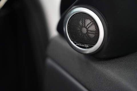 Land Rover Range Rover Evoque P300e R-Dynamic HSE - U282