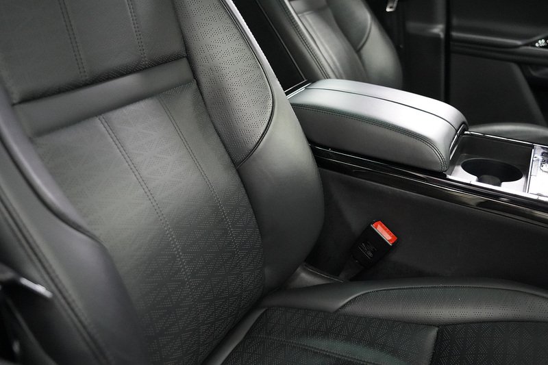 Land Rover Range Rover Evoque P300e R-Dynamic HSE - U282