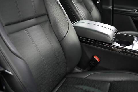 Land Rover Range Rover Evoque P300e R-Dynamic HSE - U282