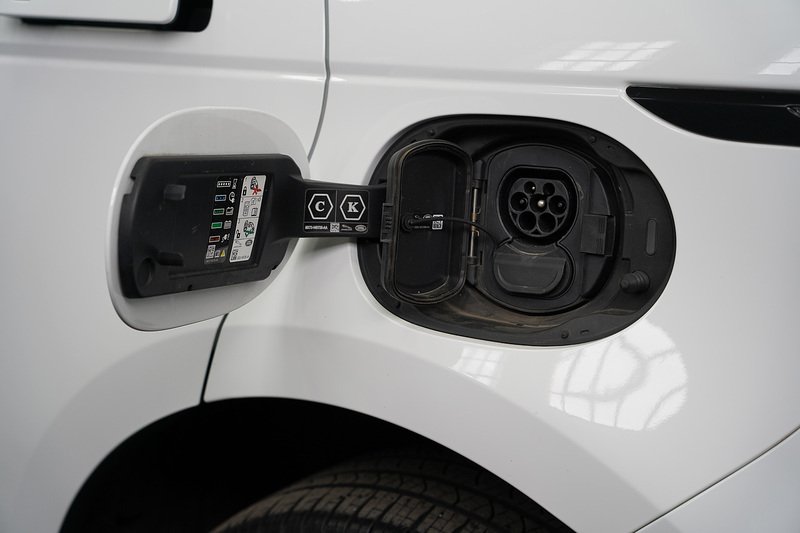 Land Rover Range Rover Evoque P300e R-Dynamic HSE - U282