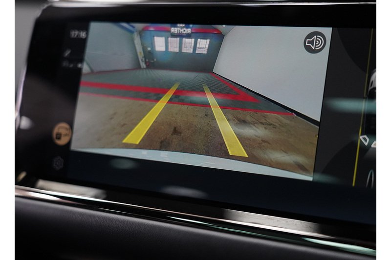 Land Rover Range Rover Evoque P300e R-Dynamic HSE - U282