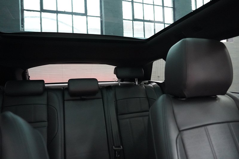 Land Rover Range Rover Evoque P300e R-Dynamic HSE - U282