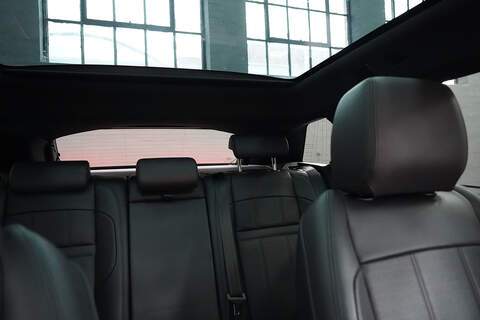 Land Rover Range Rover Evoque P300e R-Dynamic HSE - U282