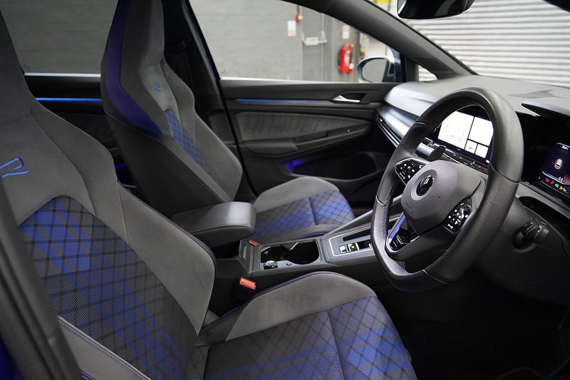 Volkswagen Golf TSI R - U284