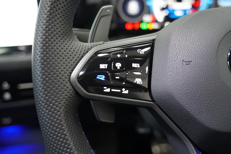 Volkswagen Golf TSI R - U284