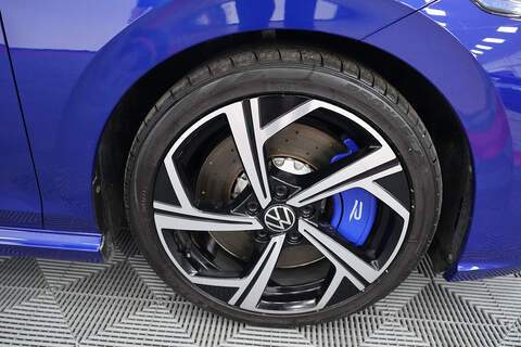 Volkswagen Golf TSI R - U284