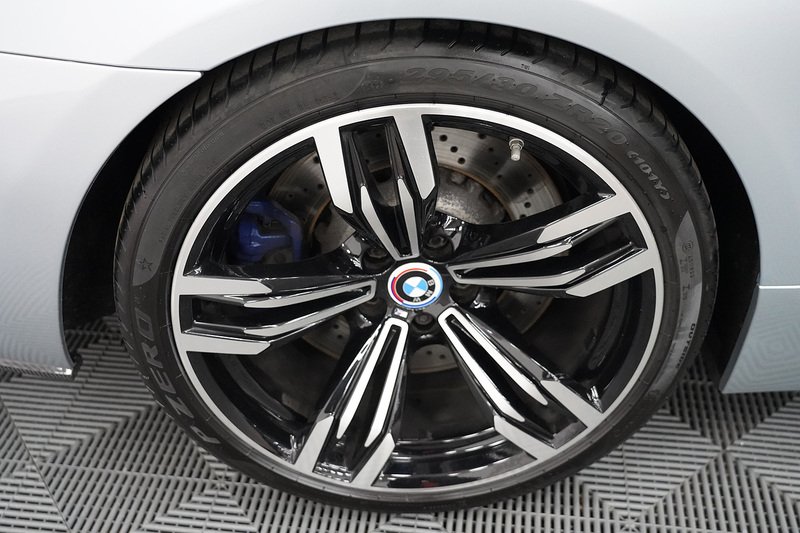 BMW M6 V8 - U285