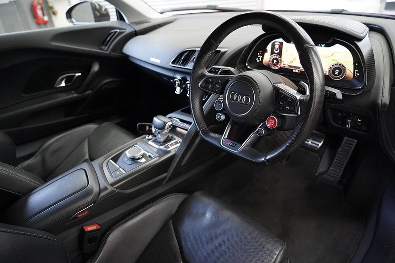 Audi R8 FSI V10 Plus - U286