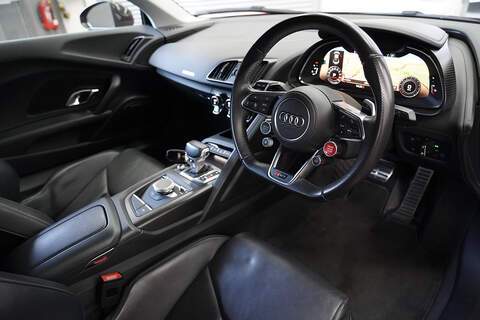 Audi R8 FSI V10 Plus - U286