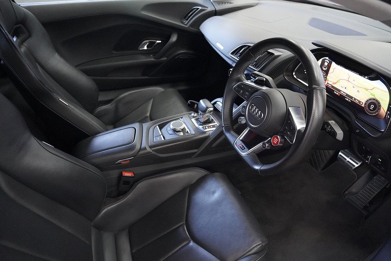 Audi R8 FSI V10 Plus - U286