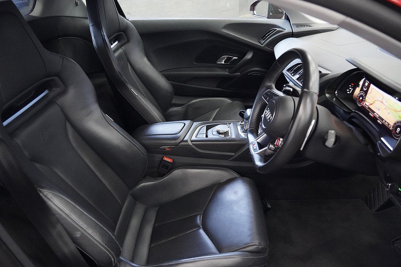 Audi R8 FSI V10 Plus - U286