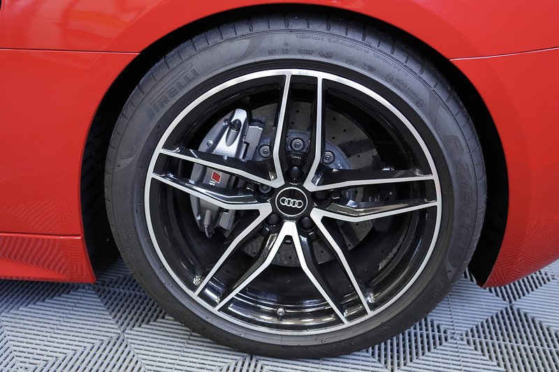 Audi R8 FSI V10 Plus - U286