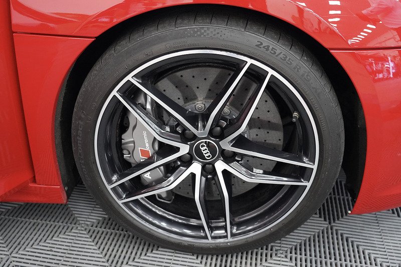 Audi R8 FSI V10 Plus - U286