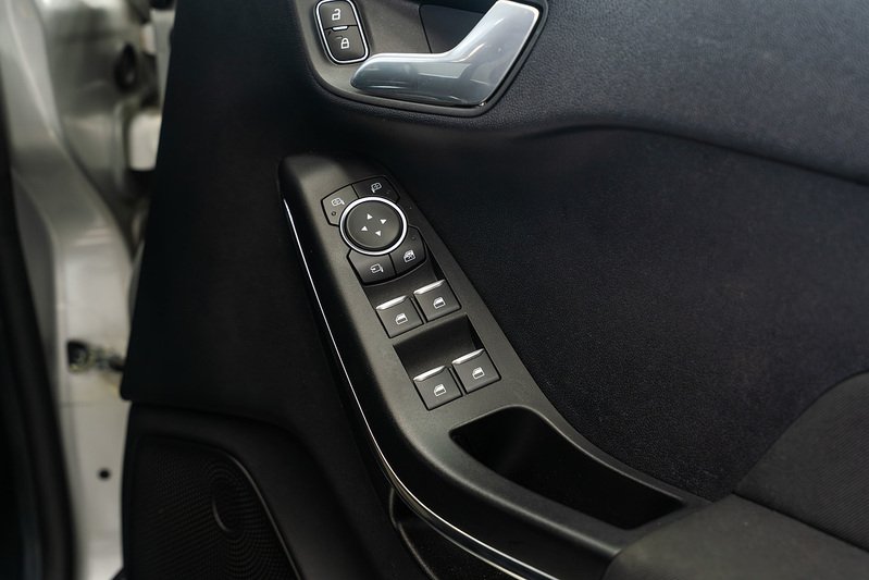 Ford Fiesta T EcoBoost MHEV ST-Line Edition - U287