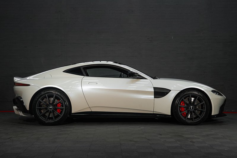 Aston Martin Vantage V8 - U291