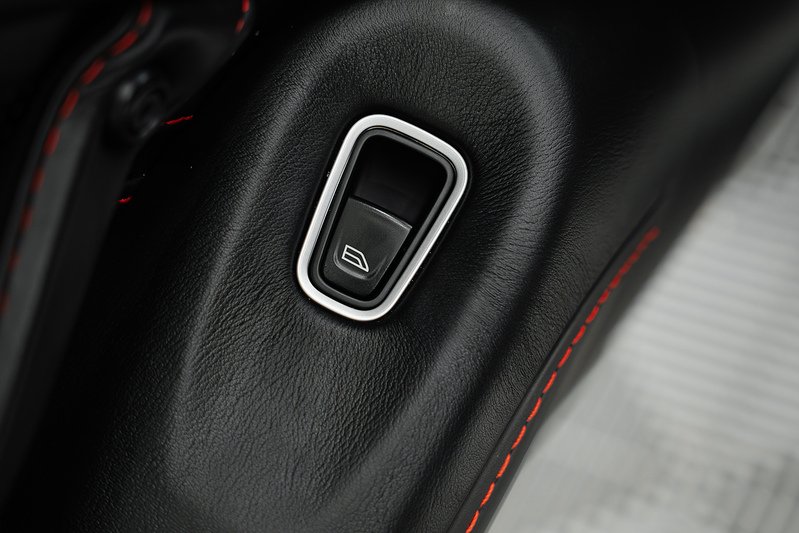 Aston Martin Vantage V8 - U291