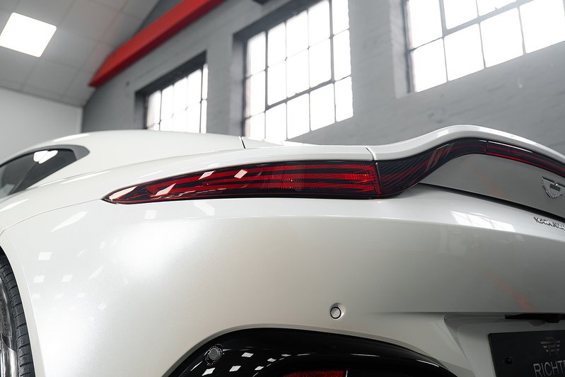 Aston Martin Vantage V8 - U291