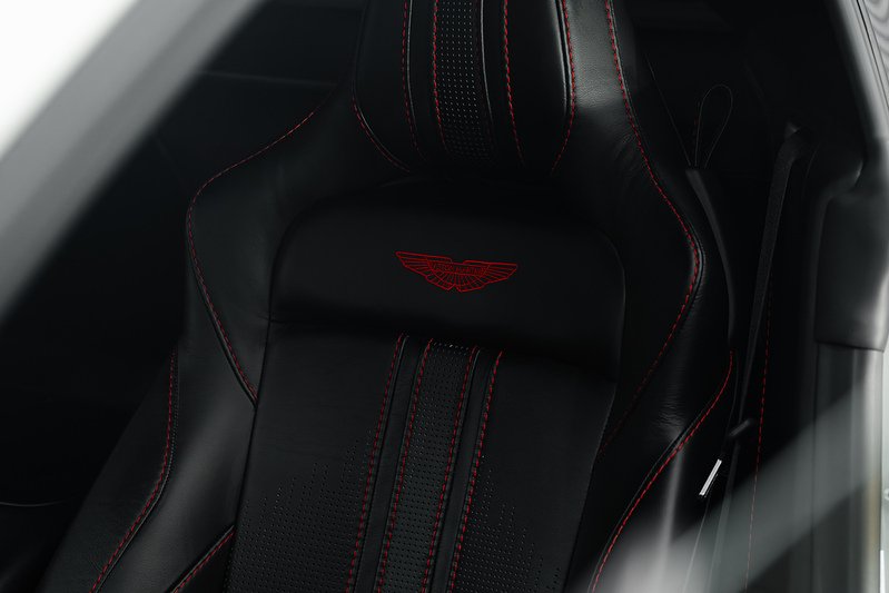 Aston Martin Vantage V8 - U291
