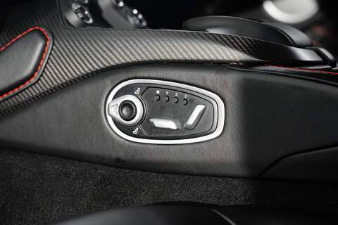 Aston Martin Vantage V8 - U291