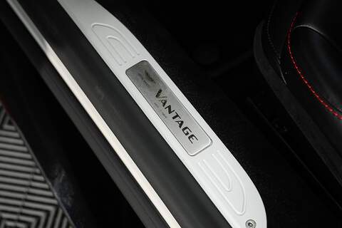 Aston Martin Vantage V8 - U291