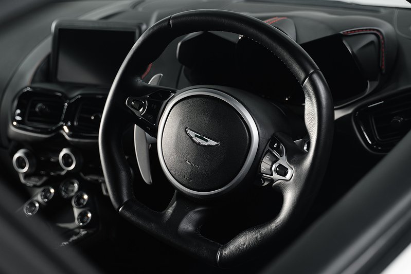 Aston Martin Vantage V8 - U291