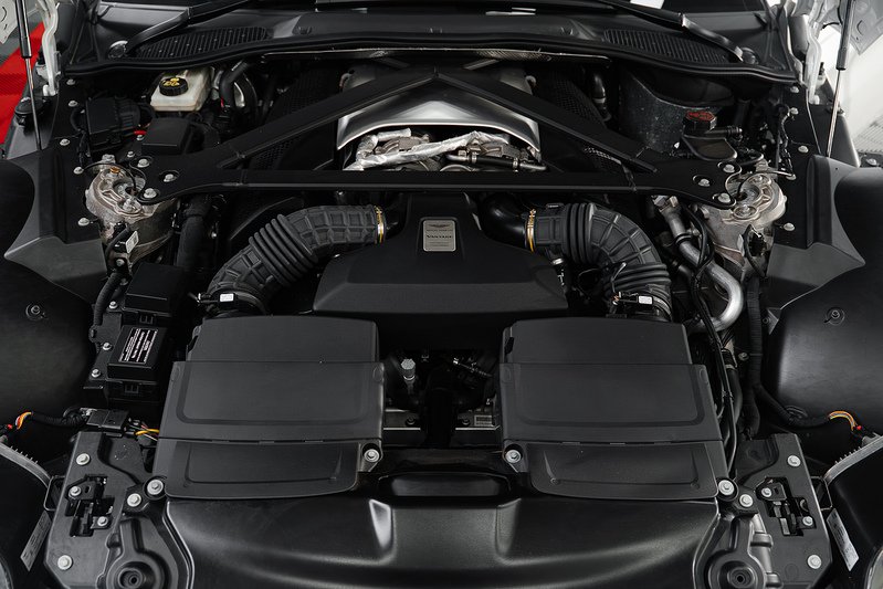 Aston Martin Vantage V8 - U291