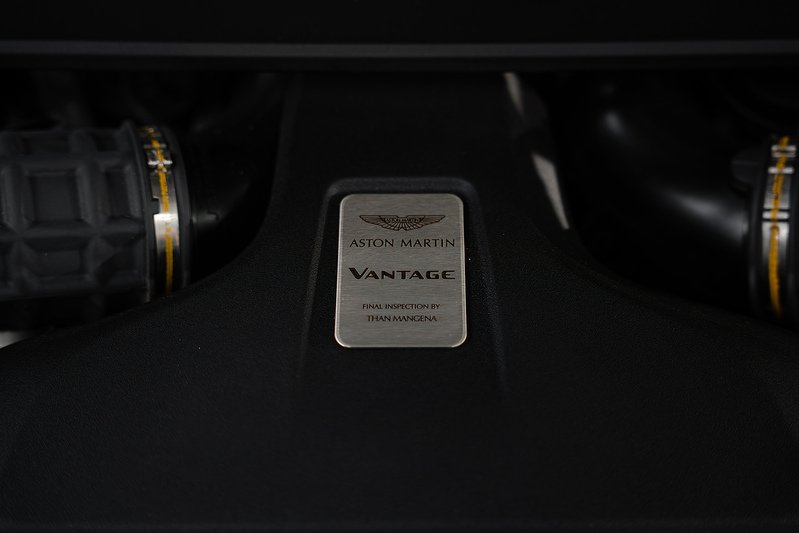 Aston Martin Vantage V8 - U291