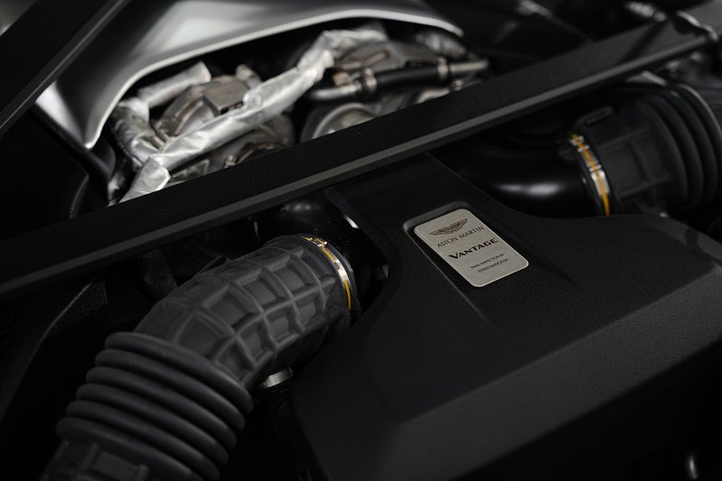 Aston Martin Vantage V8 - U291