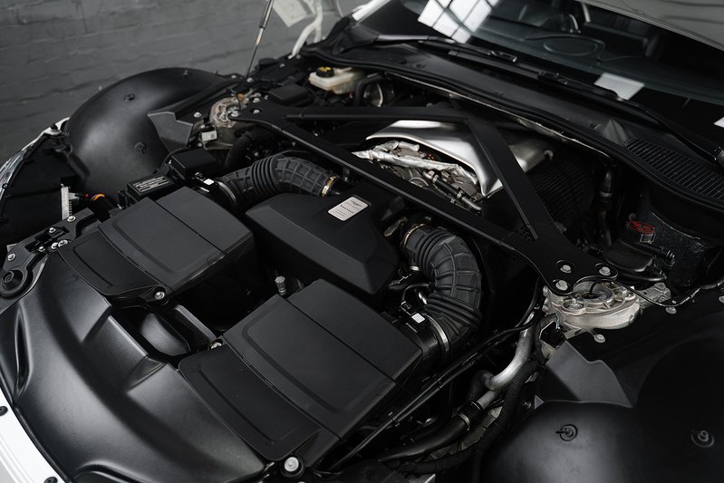 Aston Martin Vantage V8 - U291