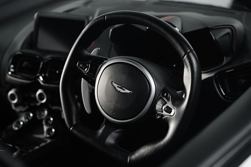 Aston Martin Vantage V8 - U291