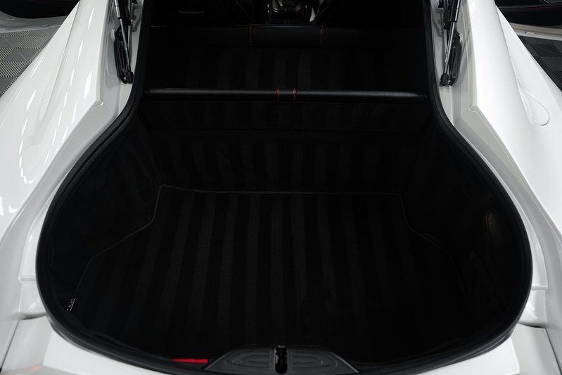 Aston Martin Vantage V8 - U291