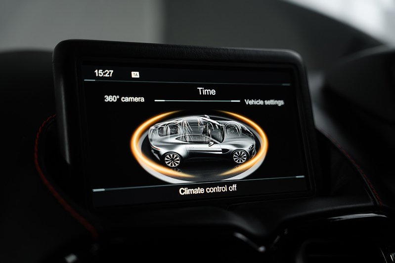 Aston Martin Vantage V8 - U291