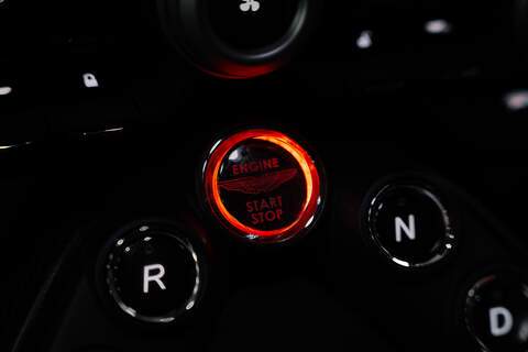 Aston Martin Vantage V8 - U291