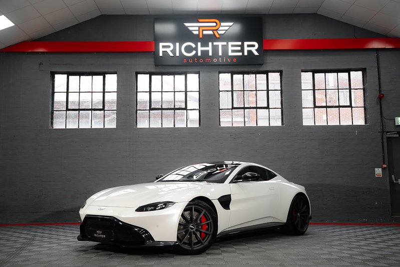 Aston Martin Vantage V8 - U291