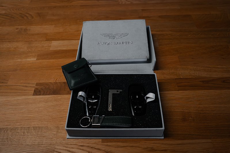 Aston Martin Vantage V8 - U291