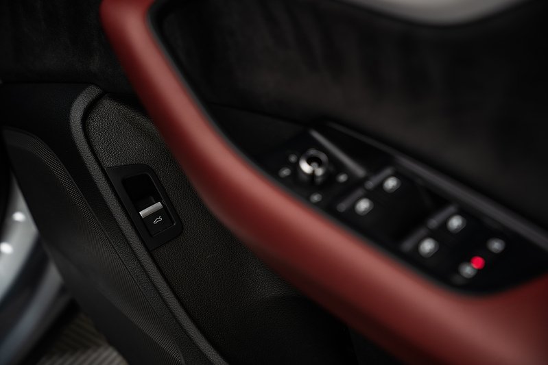 Audi SQ7 TFSI V8 - U296