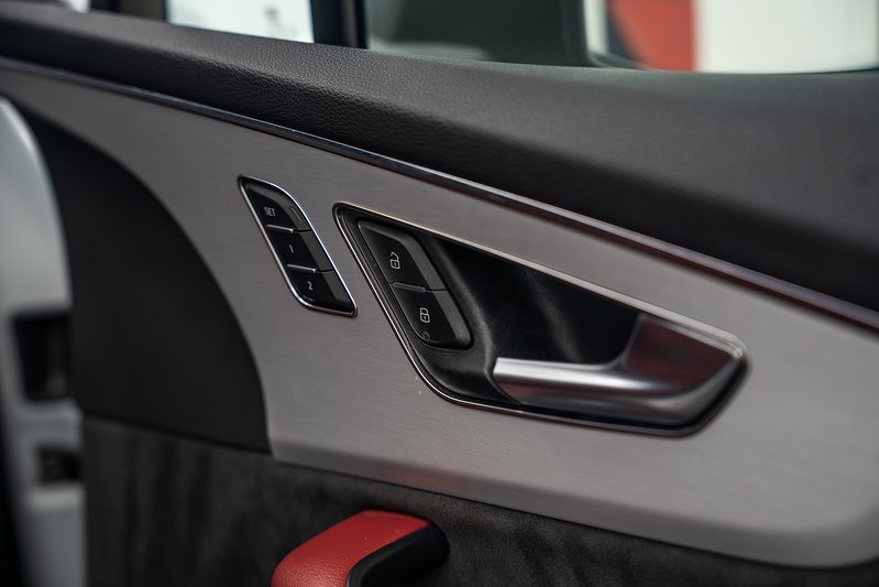 Audi SQ7 TFSI V8 - U296